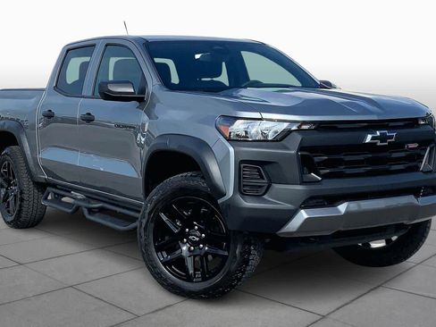 Used 2024 Chevrolet Colorado Trail Boss w/ Advanced Trailering Package image 2