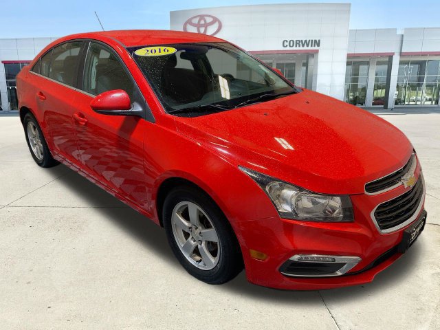 Used 2016 Chevrolet Cruze LT FWD image 2