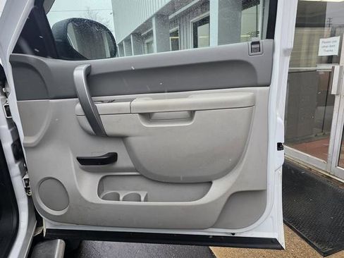 Used 2014 Chevrolet Silverado 2500 W/T w/ Snow Plow Prep Package image 15