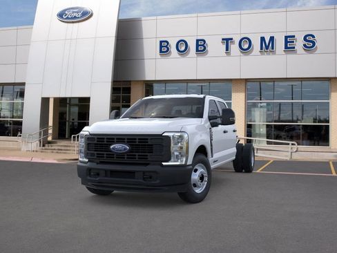 New 2025 Ford F350 XL image 2