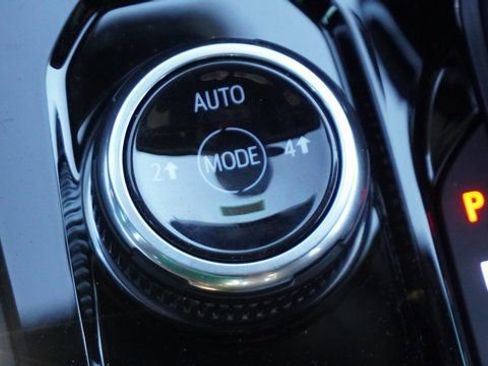 New 2025 GMC Canyon Elevation w/ Convenience Package image 27