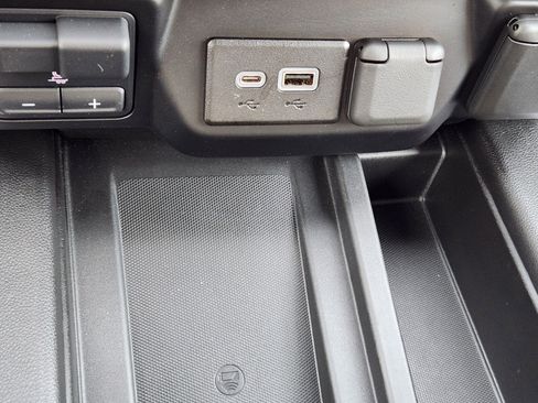 Certified 2022 GMC Sierra 3500 Denali w/ Denali Ultimate Package image 19