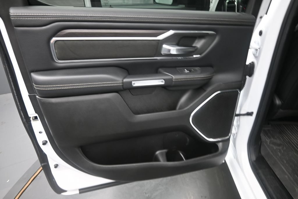 Used 2025 RAM 1500 Laramie w/ Sport Appearance Package AWD/4WD image 23