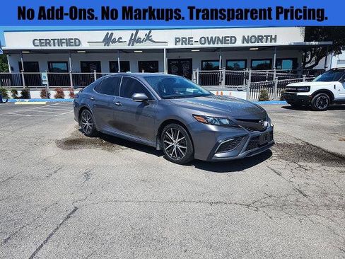 Used 2022 Toyota Camry SE w/ Convenience Package FWD image 1