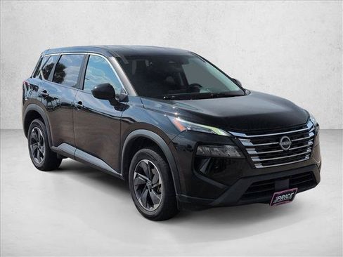 Used 2025 Nissan Rogue SV AWD/4WD image 3