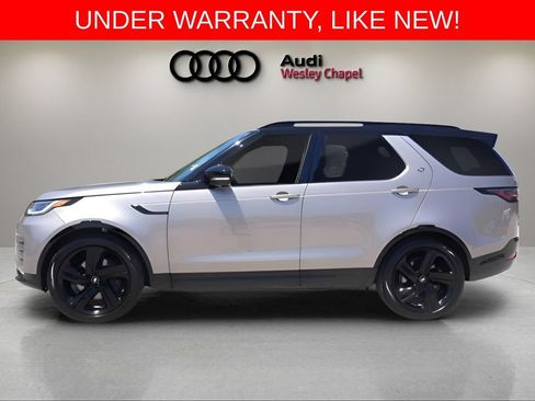 Used 2025 Land Rover Discovery Dynamic SE AWD/4WD image 2