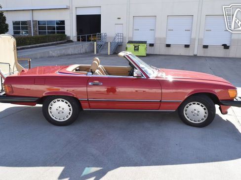 Used 1988 Mercedes-Benz 560 SL image 5