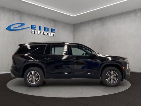 New 2026 Chevrolet Traverse LT w/ Driver Confidence Package image 2