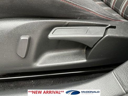 Used 2010 Volkswagen GTI 4-Door FWD image 12