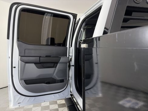 Used 2024 Ford F550 4x4 Crew Cab Super Duty image 12