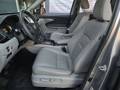 Used 2017 Honda Pilot Touring image 20