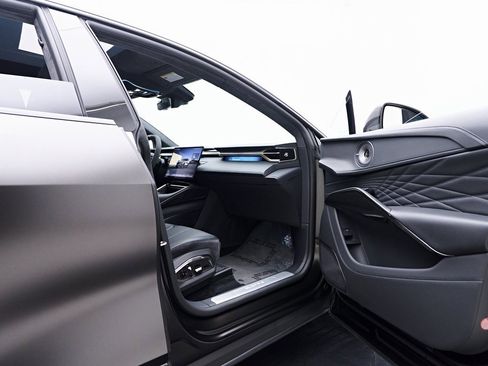 Used 2025 Lotus Eletre image 45