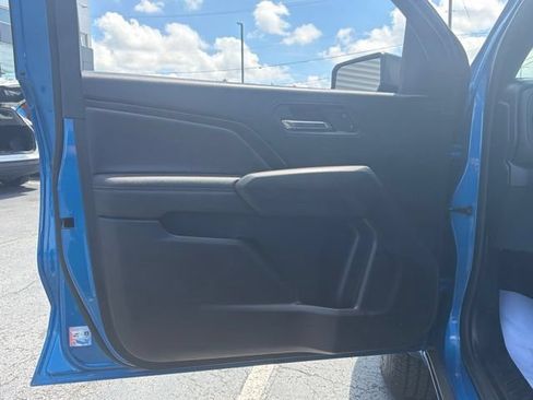 Used 2023 Chevrolet Colorado LT AWD/4WD image 6