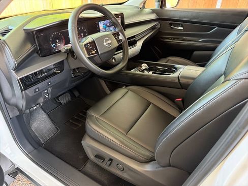 Used 2025 Nissan Murano SV FWD image 2