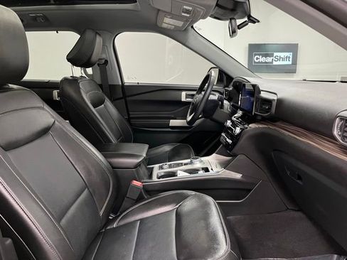 Used 2023 Ford Explorer Limited w/ Equipment Group 301A AWD/4WD image 58