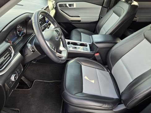 Certified 2022 Ford Explorer XLT w/ Equipment Group 202A image 12