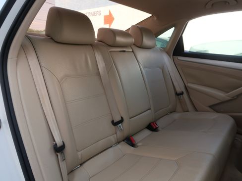 Used 2013 Volkswagen Passat TDI SE FWD image 31