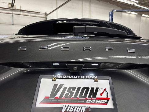 Used 2020 Ford Escape SE image 14