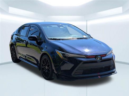 Used 2023 Toyota Corolla LE FWD image 8