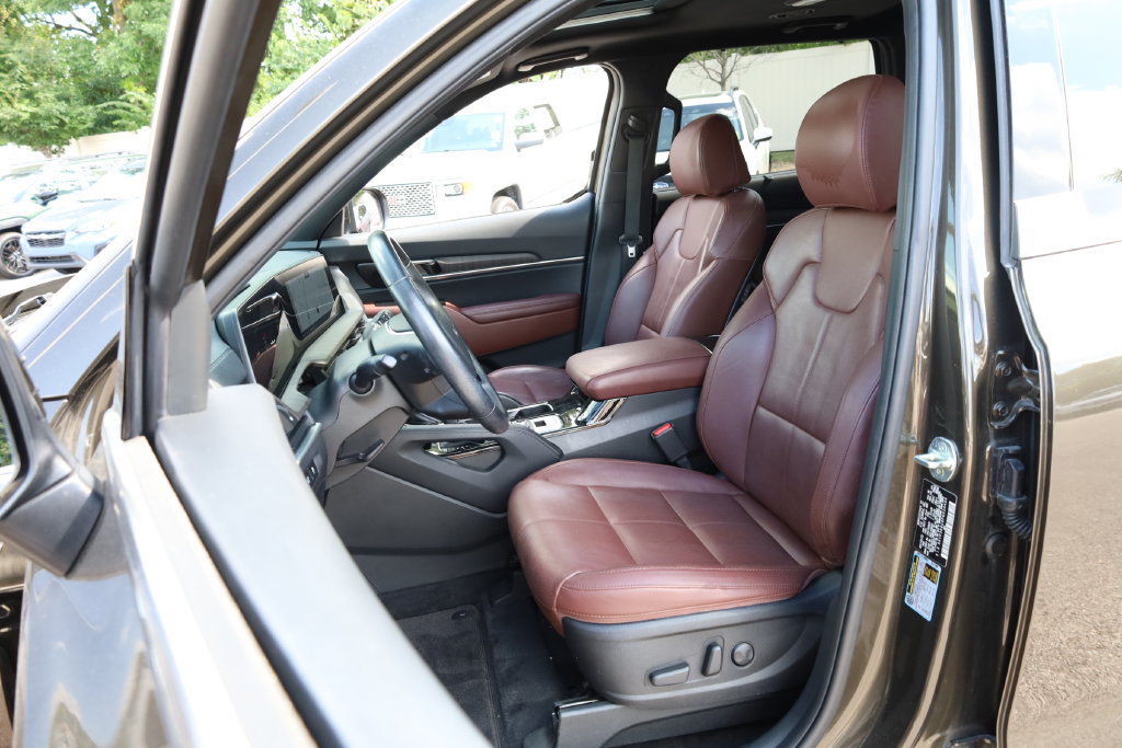 Used 2023 Kia Telluride EX w/ EX Captain's Chair Package AWD/4WD image 10
