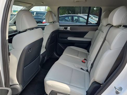 Used 2025 Hyundai Santa Fe SEL FWD image 28