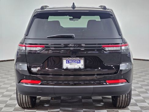 New 2025 Jeep Grand Cherokee Limited image 3