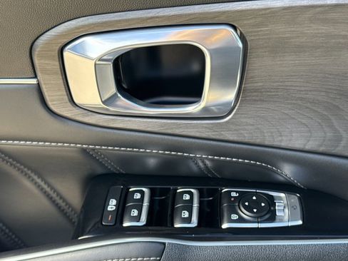Used 2024 Kia Sorento SX image 20