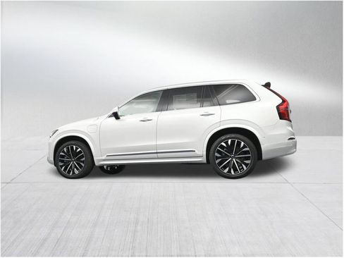 New 2026 Volvo XC90 T8 Ultra w/ Protection Package Premier AWD/4WD image 22