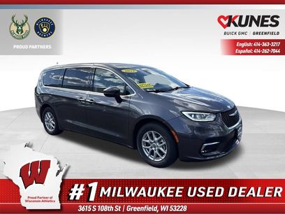 Used 2023 Chrysler Pacifica Touring-L