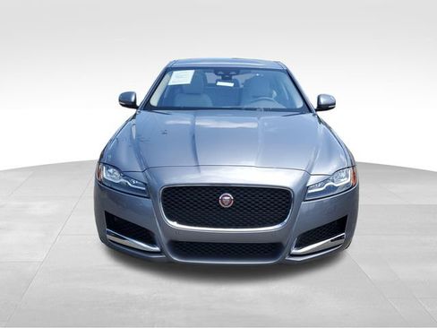 Used 2020 Jaguar XF Prestige AWD/4WD image 2