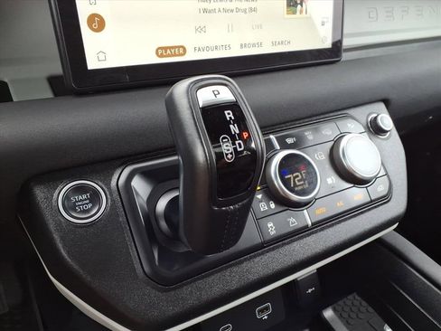 Used 2022 Land Rover Defender 110 SE image 28