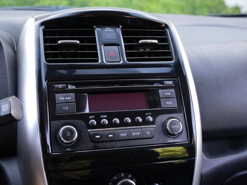 Used 2015 Nissan Versa Note SV FWD image 10