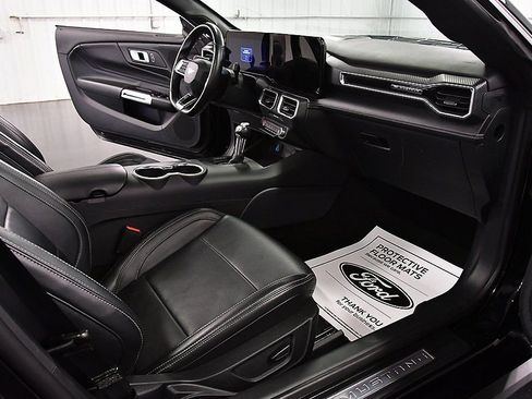 Used 2025 Ford Mustang Premium image 24