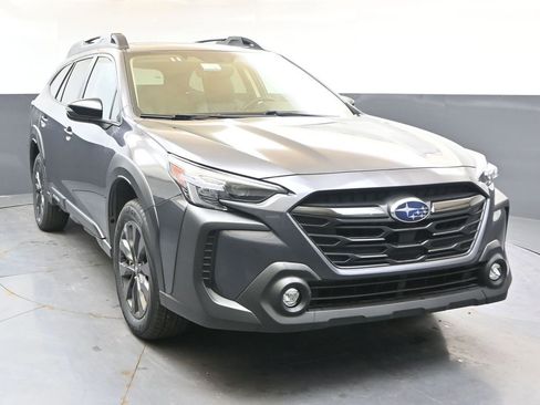 Certified 2025 Subaru Outback Onyx Edition AWD/4WD image 8