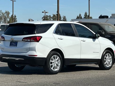 Used 2023 Chevrolet Equinox LT w/ Driver Convenience Package FWD image 2