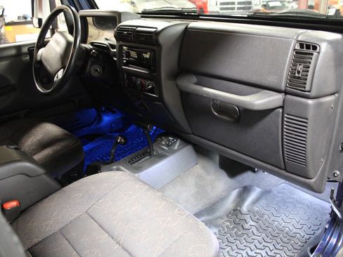 Used 2002 Jeep Wrangler Sport image 25