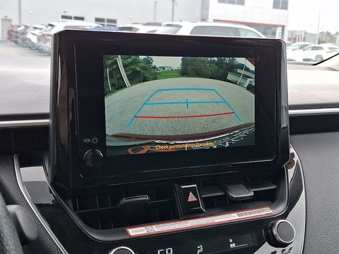 Used 2025 Toyota Corolla LE FWD image 20