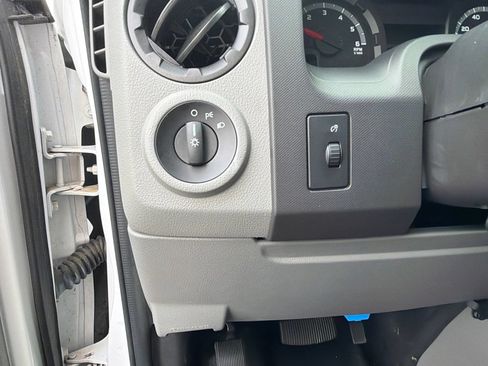 Used 2015 Ford E-350 and Econoline 350 Super Duty RWD image 17