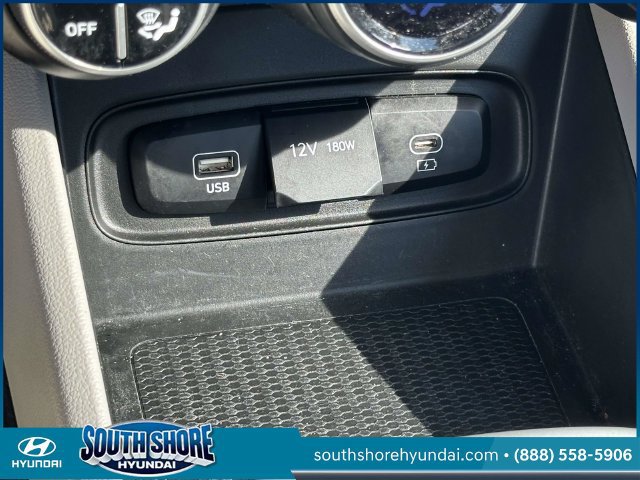 Certified 2024 Hyundai Venue SEL FWD image 31