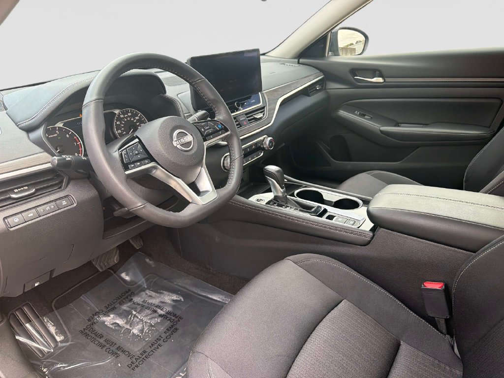 Used 2024 Nissan Altima 2.5 SV w/ SV Premium Package AWD/4WD image 22