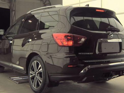 Used 2020 Nissan Pathfinder Platinum w/ Cargo Package image 2