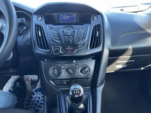 Used 2014 Ford Focus S image 16