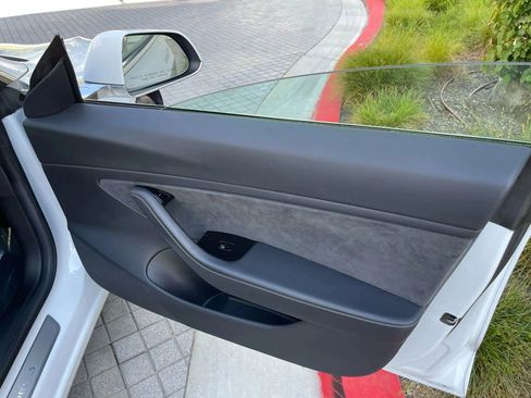 Used 2020 Tesla Model 3 Standard Range Plus RWD image 23
