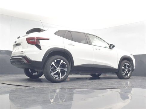 Used 2024 Chevrolet Trax RS w/ Driver Confidence Package image 26