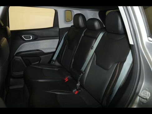 Used 2022 Jeep Compass Latitude image 28