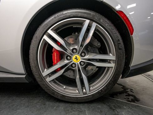 Used 2019 Ferrari Portofino RWD image 43