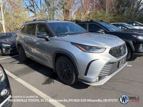 Used 2023 Toyota Highlander XSE image 1