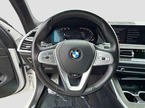 Used 2022 BMW X7 xDrive40i w/ Executive Package AWD/4WD image 38