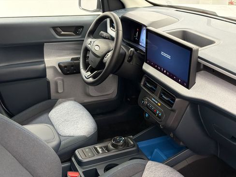 New 2025 Ford Maverick XLT w/ XLT Luxury Package image 8