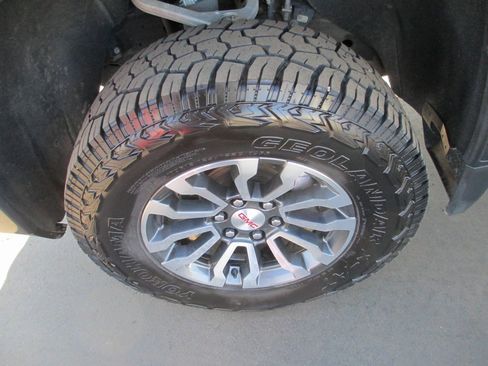 Used 2022 GMC Sierra 1500 AT4 image 13